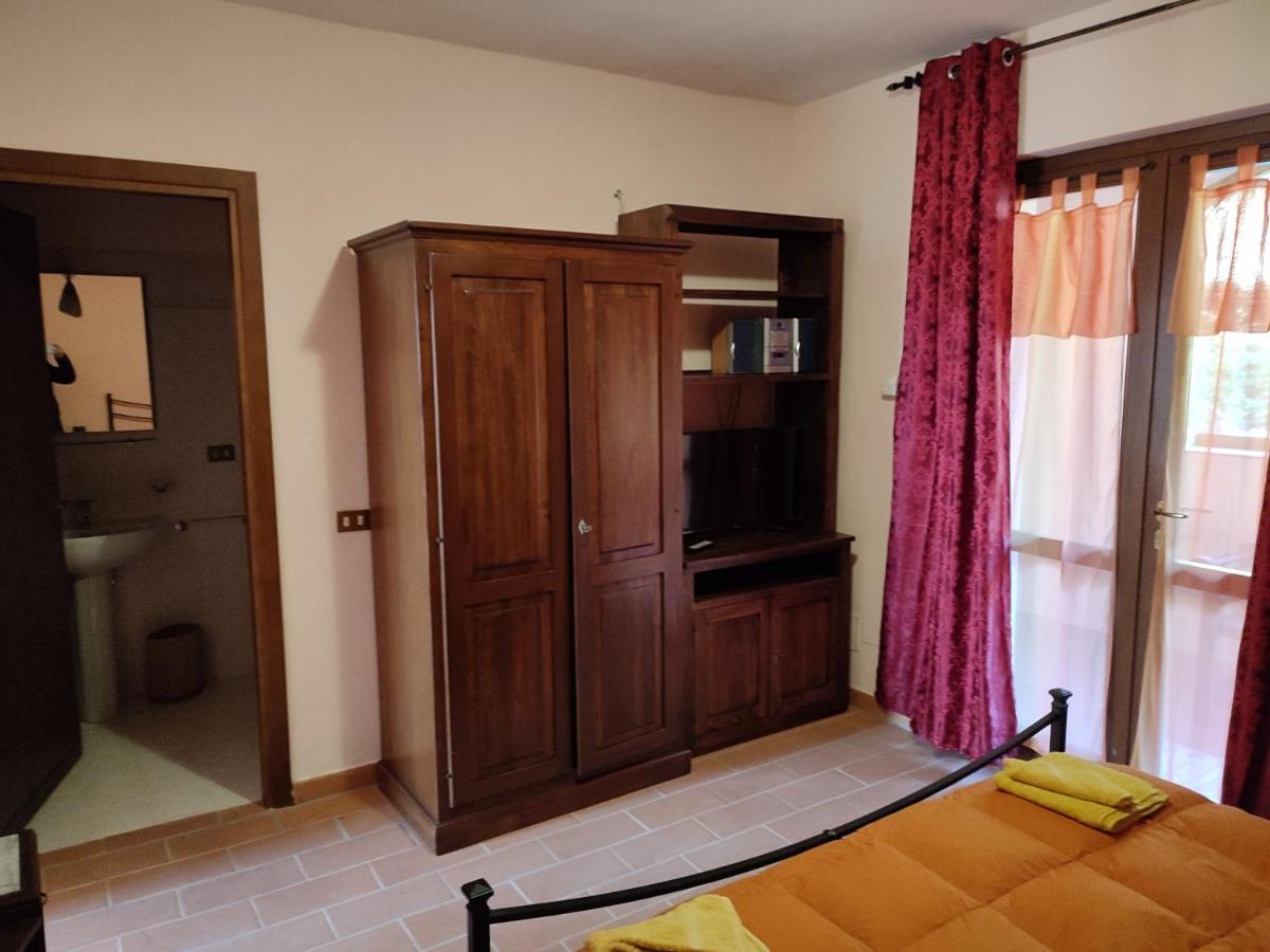B&B Casale Roshlee Gualdo Cattaneo Exterior foto