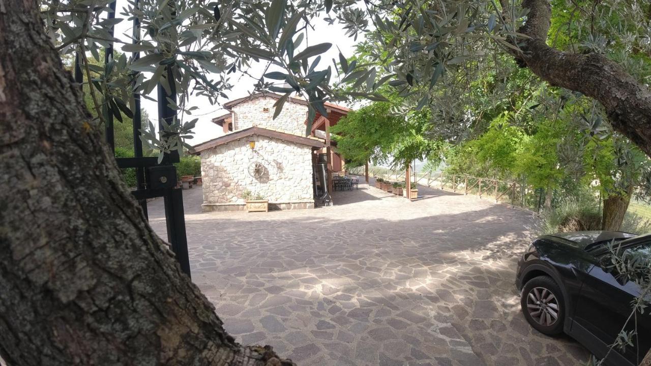 B&B Casale Roshlee Gualdo Cattaneo Exterior foto